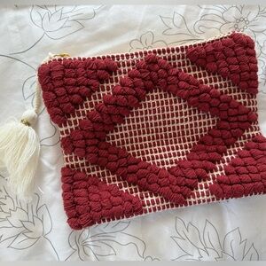 BOHO CHIC! 😎 Red and Cream Woven Clutch